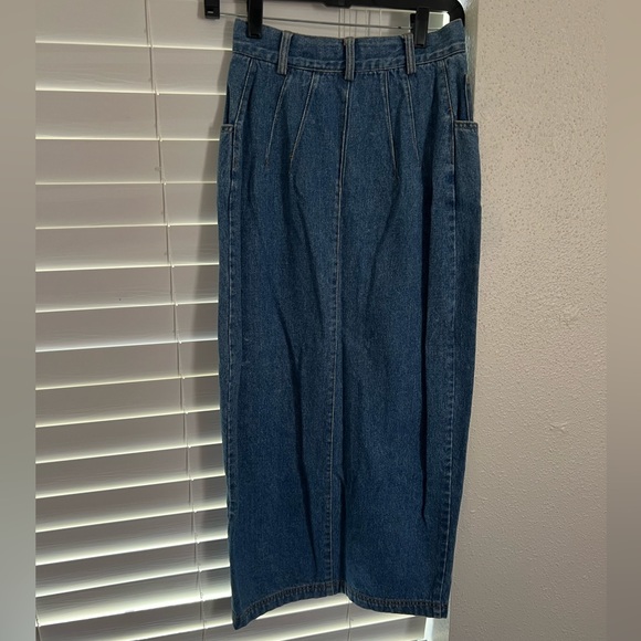 Jean Skirt - Picture 2 of 3